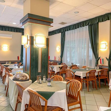 Tisza Sport Hotel Szeged Bagian luar foto