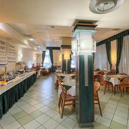 Tisza Sport Hotel Szeged Bagian luar foto