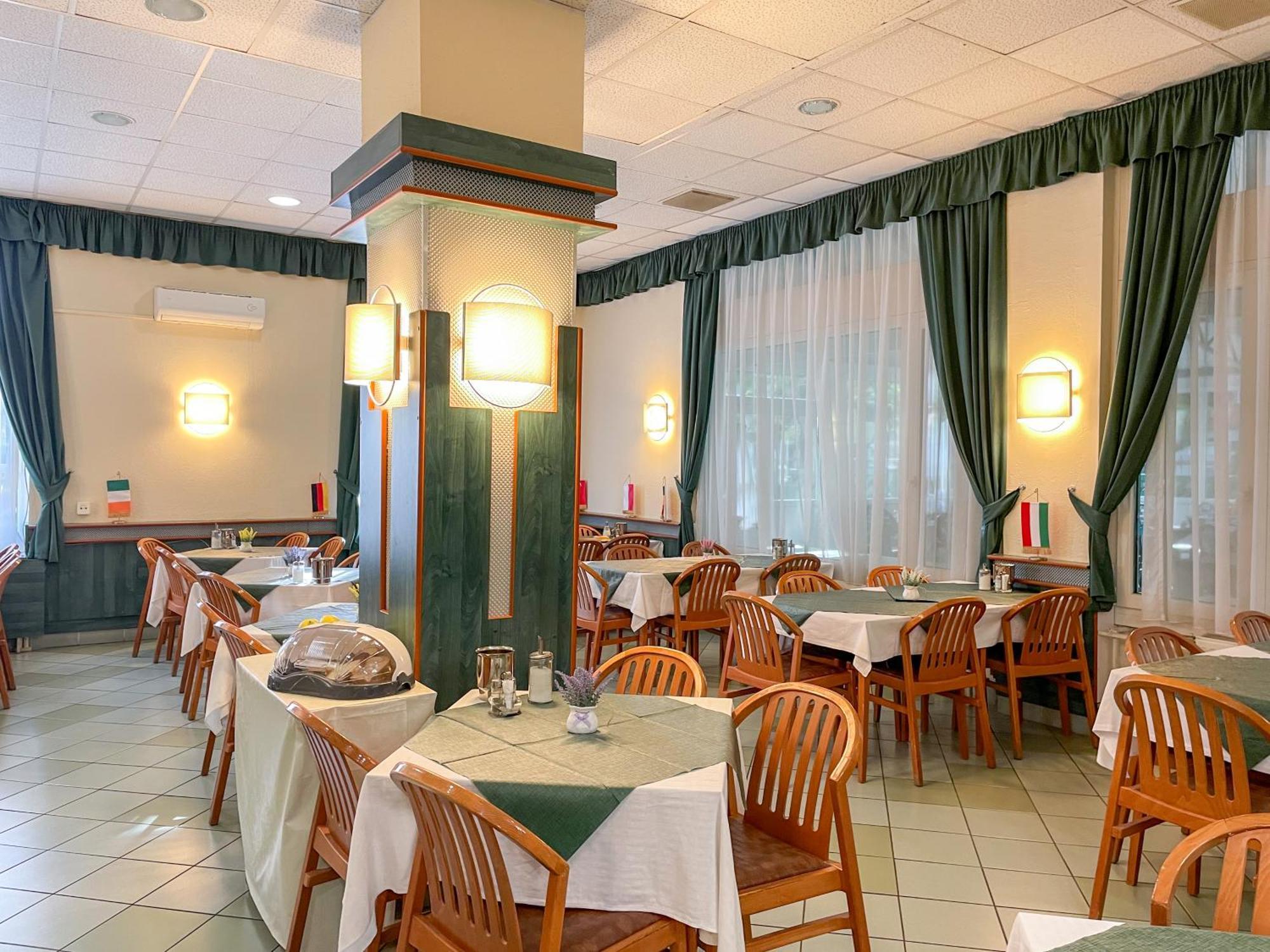 Tisza Sport Hotel Szeged Bagian luar foto