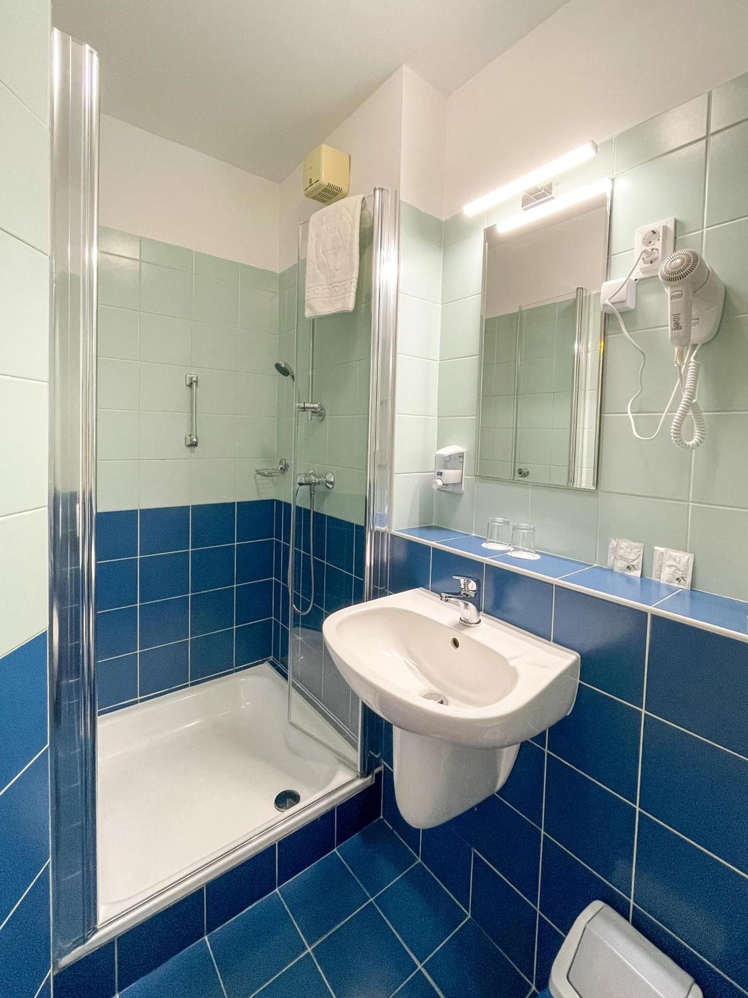 Tisza Sport Hotel Szeged Bagian luar foto